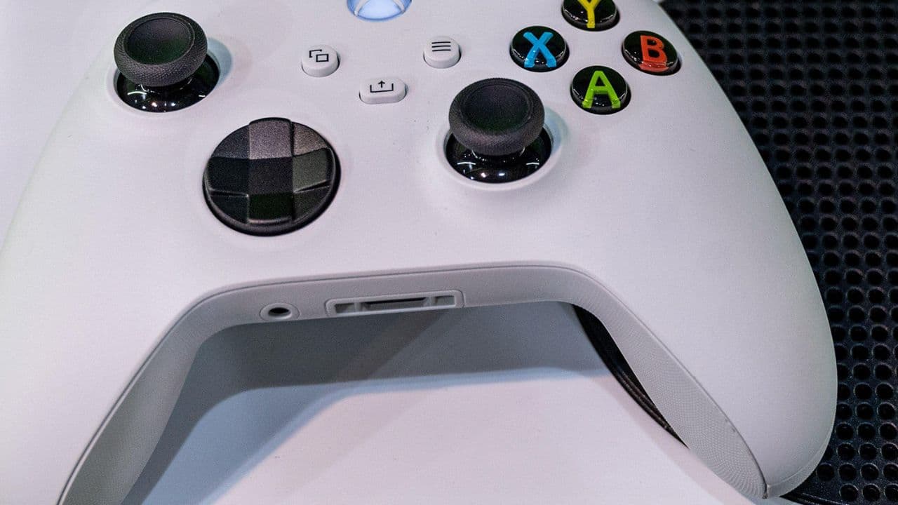 Xbox Controller Battery Life: Three Essential Tips to Extend it