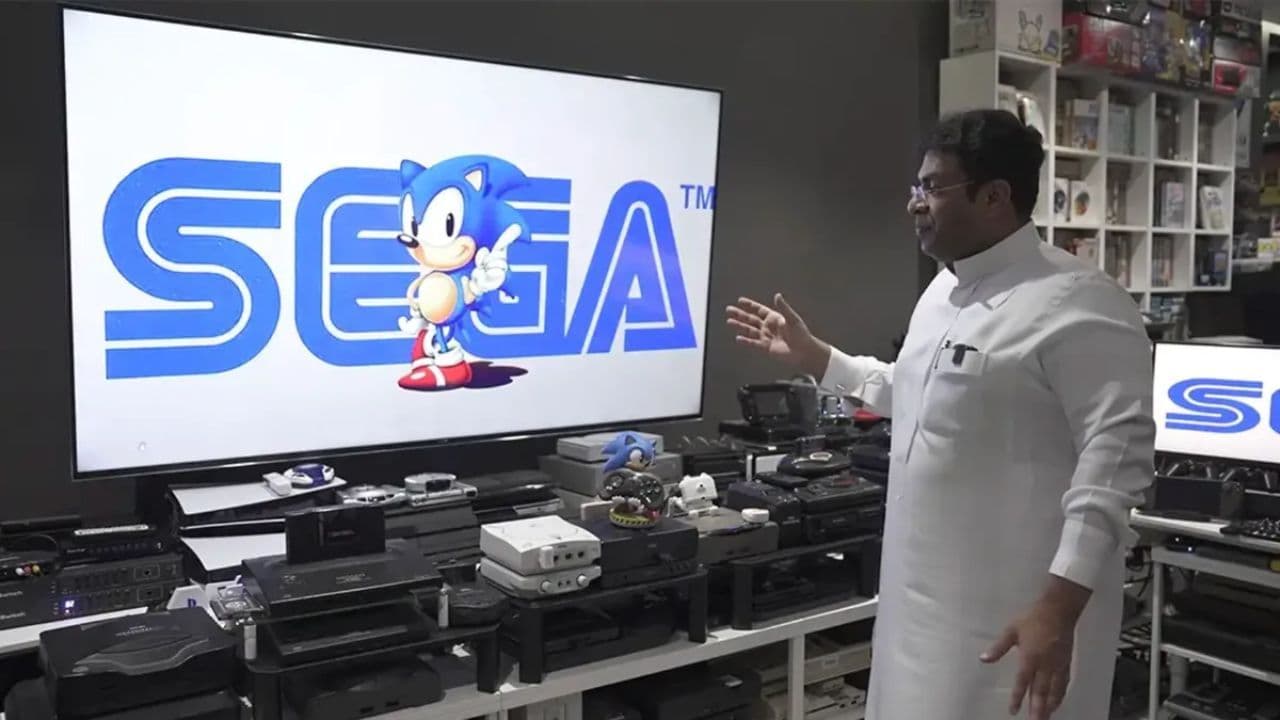 Gamer Sets World Record with 444 Consoles Connected to a Single TV