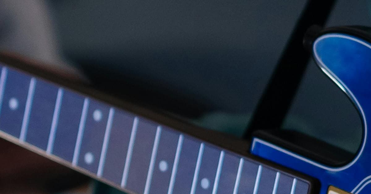 Lana Del Rey Performs Title Song for 007 First Light