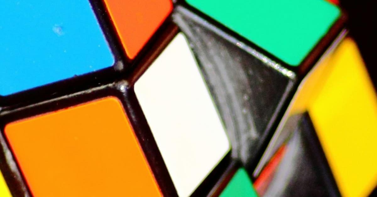 Finding Chaos Cubes in Fortnite Chapter 7, Season 2: Sandy Strip Locations