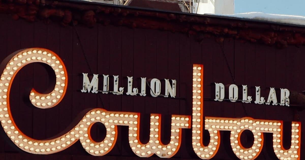 Far Far West Sells 1 Million Copies in Three Weeks; Publisher Rejects Generative AI Use