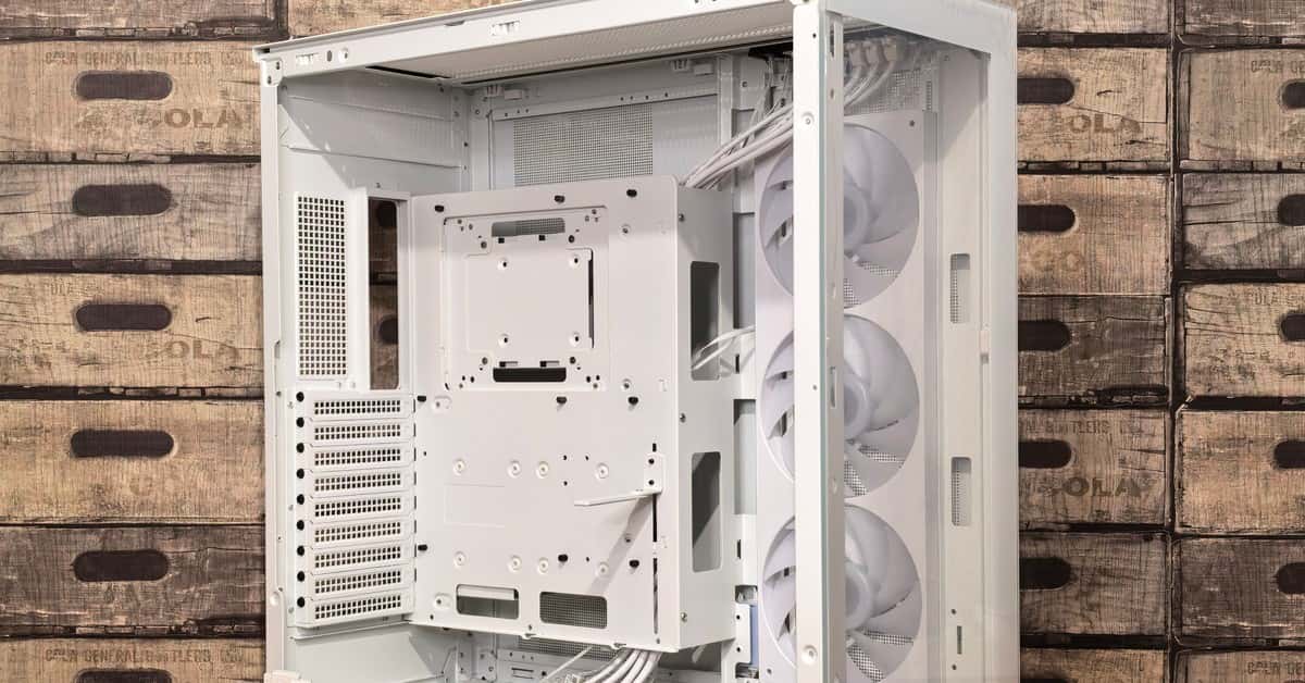 Montech Ten Wood PC Case: Gaming's Unconventional Aroma Boost